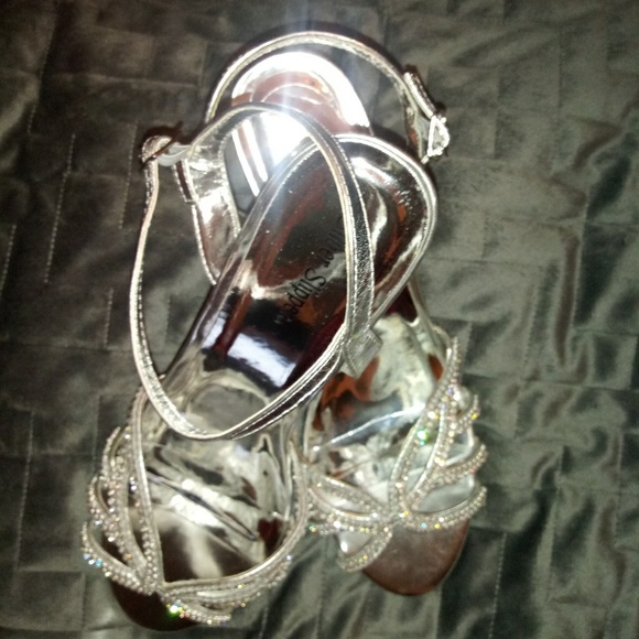 Shoes - Picture 3 of 3